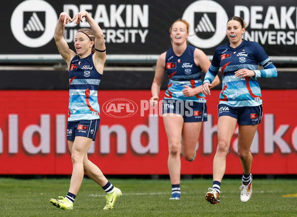 AFLW 2025 Round 03 - Geelong v Sydney - A-62099059