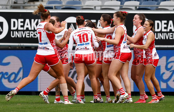 AFLW 2025 Round 03 - Geelong v Sydney - A-62099113