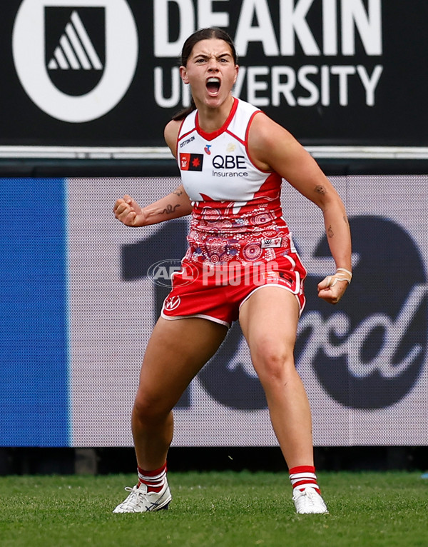 AFLW 2025 Round 03 - Geelong v Sydney - A-62099680