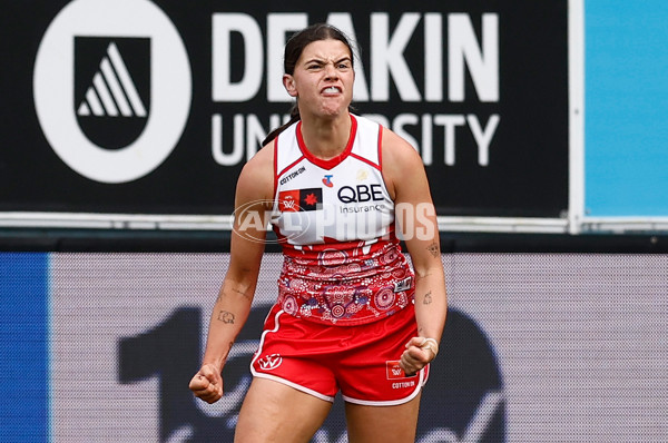 AFLW 2025 Round 03 - Geelong v Sydney - A-62099686
