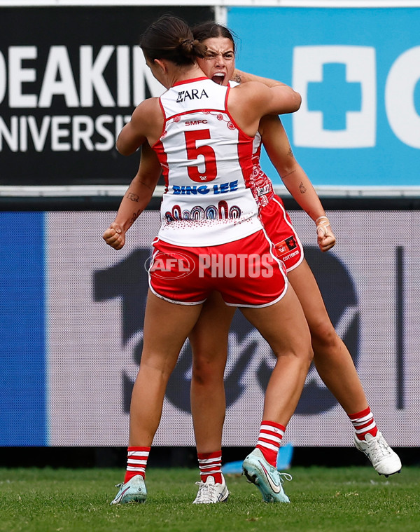 AFLW 2025 Round 03 - Geelong v Sydney - A-62099693