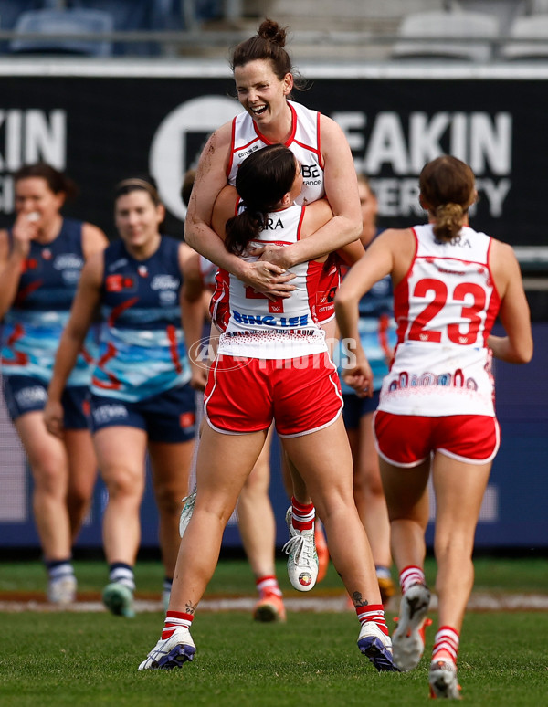 AFLW 2025 Round 03 - Geelong v Sydney - A-62101636