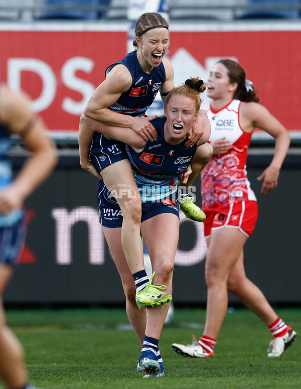 AFLW 2025 Round 03 - Geelong v Sydney - A-62106875