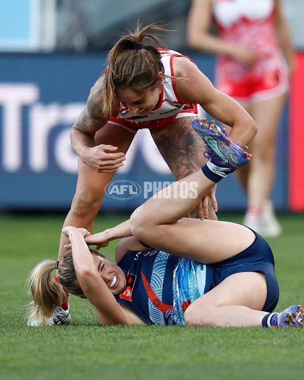 AFLW 2025 Round 03 - Geelong v Sydney - A-62112372
