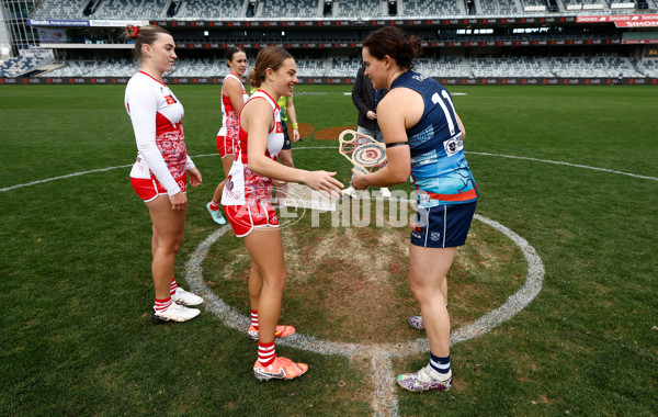 AFLW 2025 Round 03 - Geelong v Sydney - A-62113265