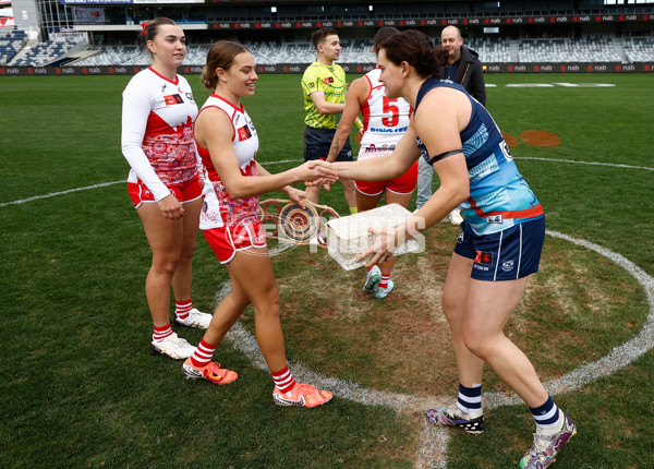 AFLW 2025 Round 03 - Geelong v Sydney - A-62113268