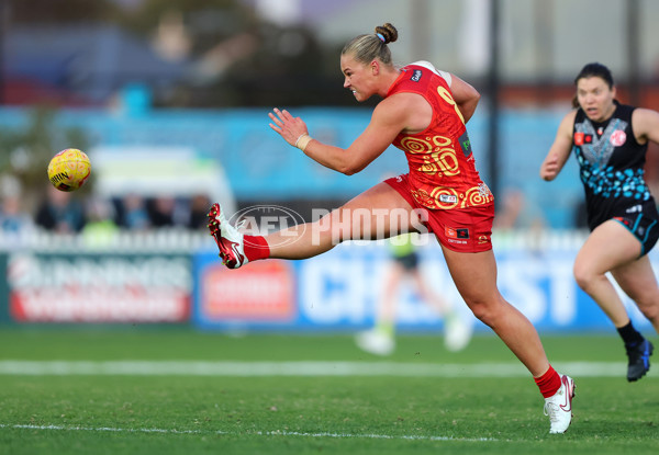 AFLW 2025 Round 03 - Yartapuulti v Gold Coast - A-62118590