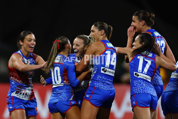 AFLW 2025 Round 03 - Western Bulldogs v Hawthorn - A-62120149