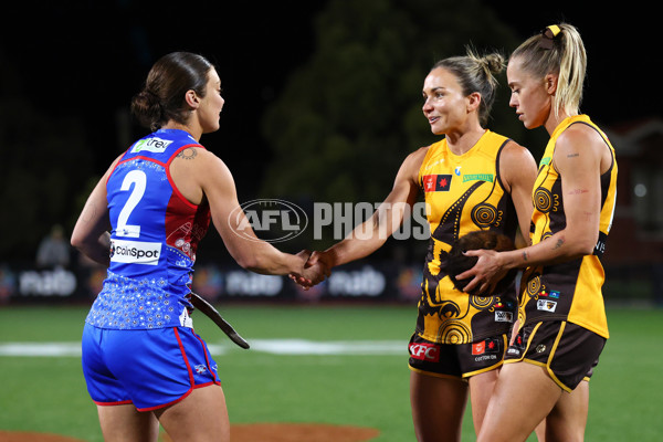 AFLW 2025 Round 03 - Western Bulldogs v Hawthorn - A-62123100