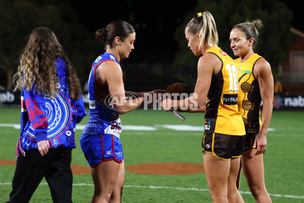 AFLW 2025 Round 03 - Western Bulldogs v Hawthorn - A-62123101