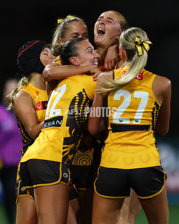 AFLW 2025 Round 03 - Western Bulldogs v Hawthorn - A-62123109