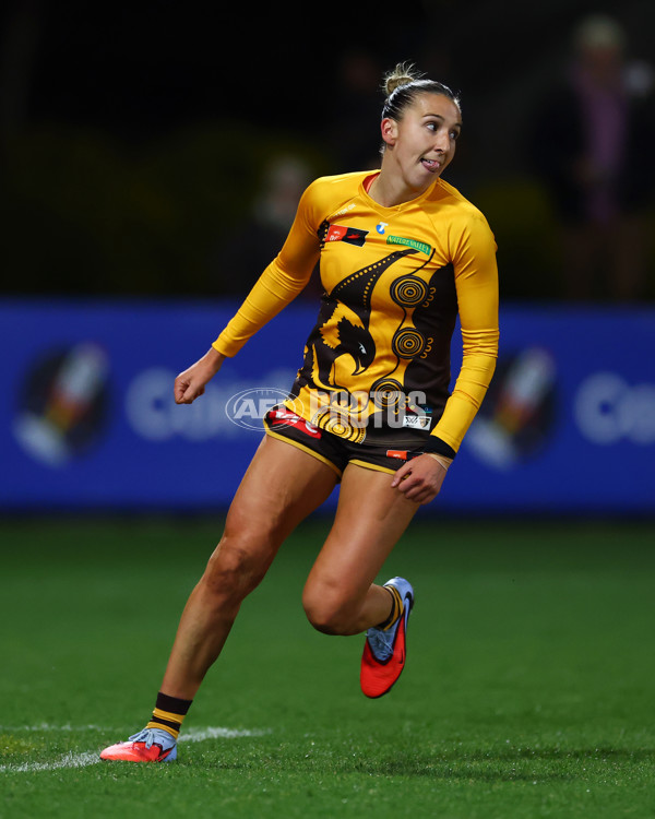 AFLW 2025 Round 03 - Western Bulldogs v Hawthorn - A-62123141