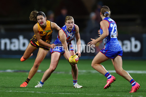 AFLW 2025 Round 03 - Western Bulldogs v Hawthorn - A-62123996