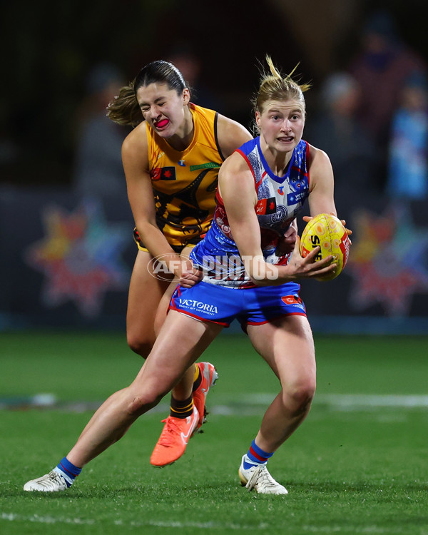 AFLW 2025 Round 03 - Western Bulldogs v Hawthorn - A-62123997