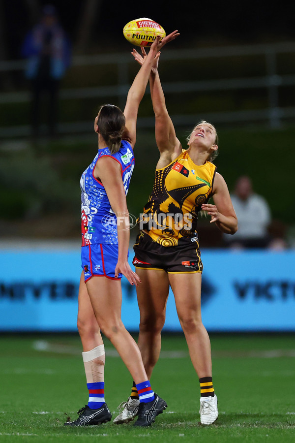 AFLW 2025 Round 03 - Western Bulldogs v Hawthorn - A-62124001