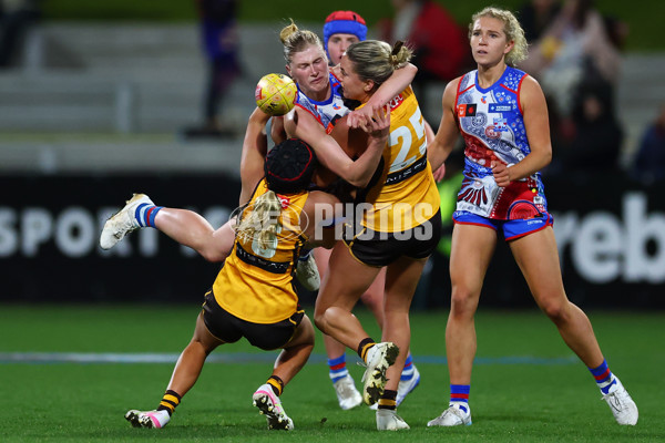 AFLW 2025 Round 03 - Western Bulldogs v Hawthorn - A-62124075