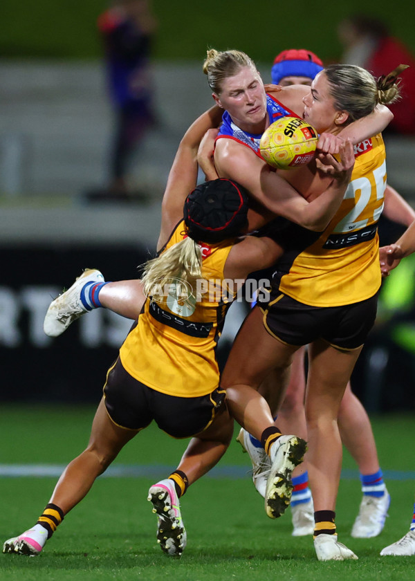 AFLW 2025 Round 03 - Western Bulldogs v Hawthorn - A-62125462