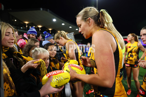 AFLW 2025 Round 03 - Western Bulldogs v Hawthorn - A-62125479