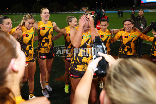 AFLW 2025 Round 03 - Western Bulldogs v Hawthorn - A-62126930