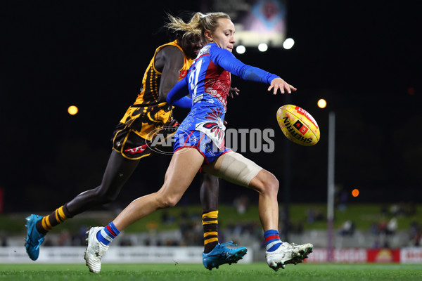 AFLW 2025 Round 03 - Western Bulldogs v Hawthorn - A-62128556