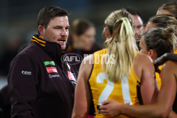 AFLW 2025 Round 03 - Western Bulldogs v Hawthorn - A-62128618