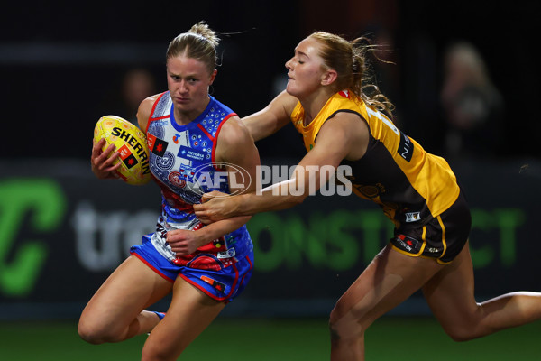 AFLW 2025 Round 03 - Western Bulldogs v Hawthorn - A-62128631