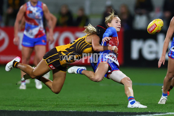 AFLW 2025 Round 03 - Western Bulldogs v Hawthorn - A-62128633