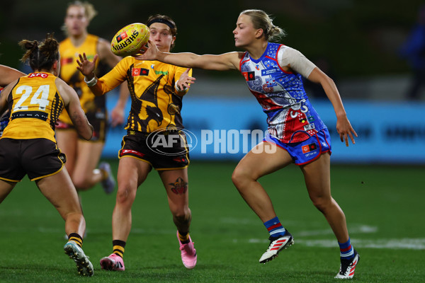 AFLW 2025 Round 03 - Western Bulldogs v Hawthorn - A-62129481