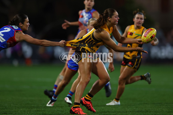 AFLW 2025 Round 03 - Western Bulldogs v Hawthorn - A-62129488