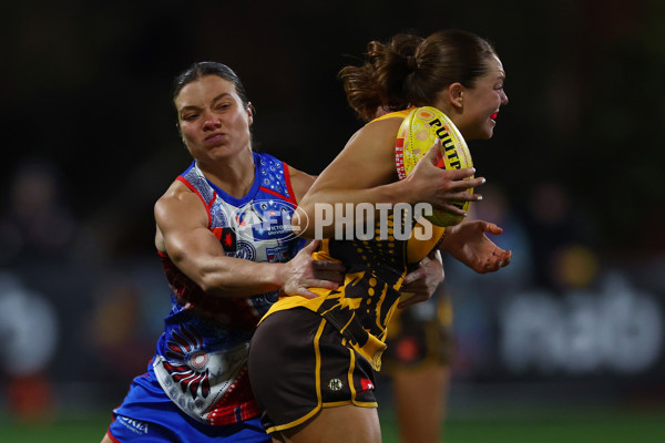 AFLW 2025 Round 03 - Western Bulldogs v Hawthorn - A-62129490