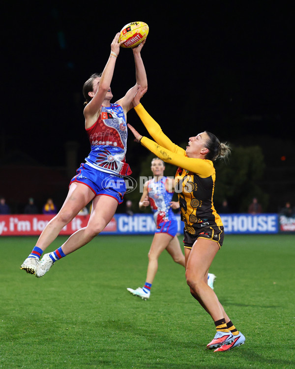 AFLW 2025 Round 03 - Western Bulldogs v Hawthorn - A-62131262