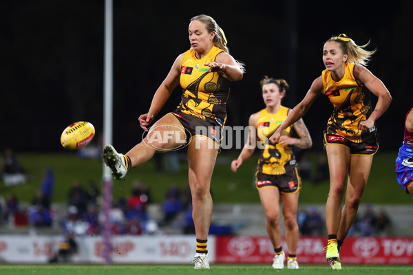 AFLW 2025 Round 03 - Western Bulldogs v Hawthorn - A-62131265