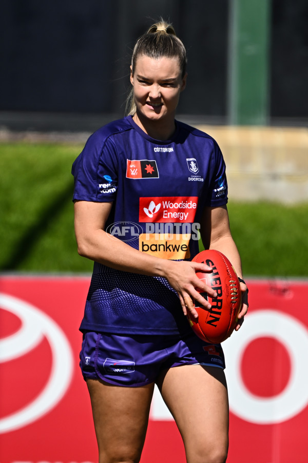 AFLW 2025 Round 03 - Walyalup v North Melbourne - A-62139307