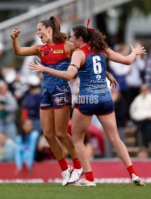 AFLW 2025 Round 03 - Collingwood v Narrm - A-62146708