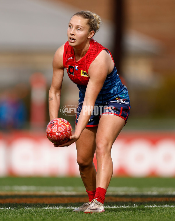AFLW 2025 Round 03 - Collingwood v Narrm - A-62147315