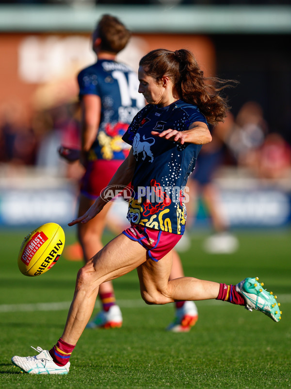AFLW 2025 Round 03 - Brisbane v Carlton - A-62151733