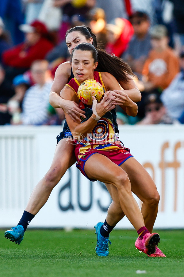 AFLW 2025 Round 03 - Brisbane v Carlton - A-62152443
