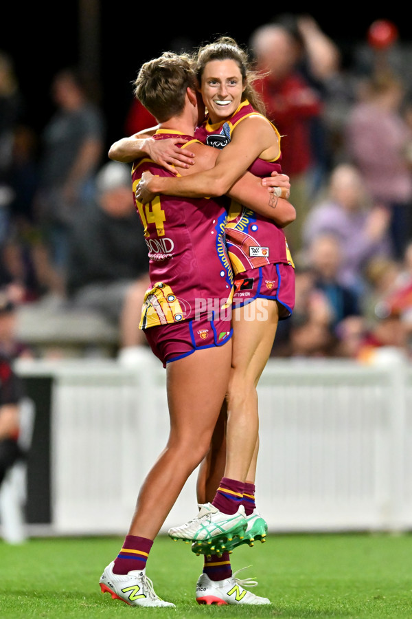 AFLW 2025 Round 03 - Brisbane v Carlton - A-62156867