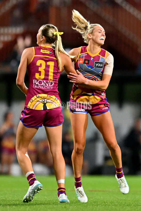 AFLW 2025 Round 03 - Brisbane v Carlton - A-62157262