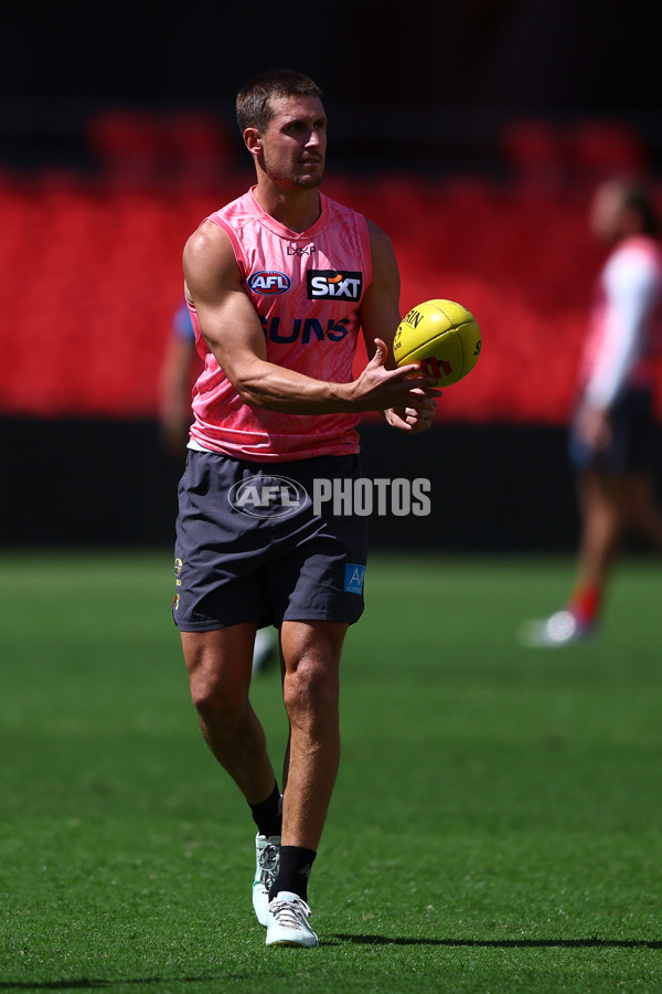 AFL 2025 Training - Gold Coast 020925 - A-62176650