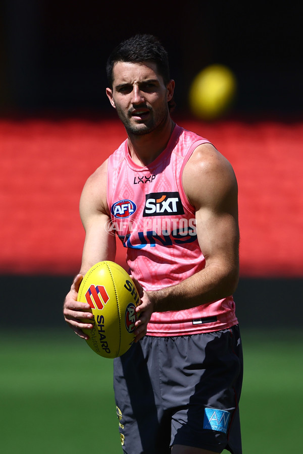 AFL 2025 Training - Gold Coast 020925 - A-62176655