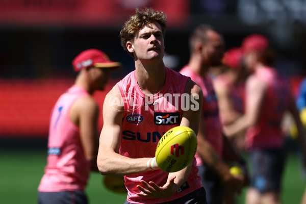 AFL 2025 Training - Gold Coast 020925 - A-62178952