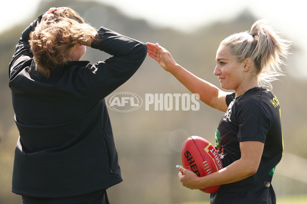 AFLW 2025 Round 04 - Narrm v Richmond - A-62252146