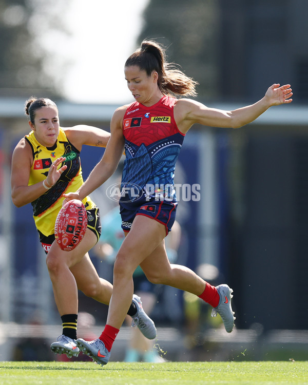 AFLW 2025 Round 04 - Narrm v Richmond - A-62254765