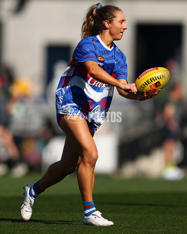 AFLW 2025 Round 04 - Carlton v Western Bulldogs - A-62265114