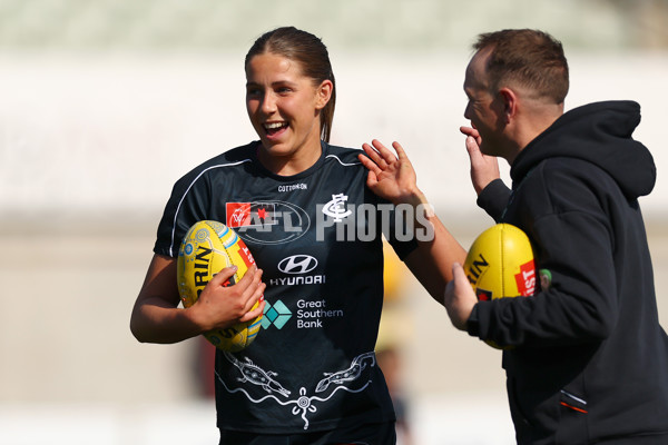 AFLW 2025 Round 04 - Carlton v Western Bulldogs - A-62265117