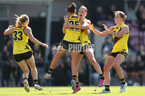 AFLW 2025 Round 04 - Narrm v Richmond - A-62265147