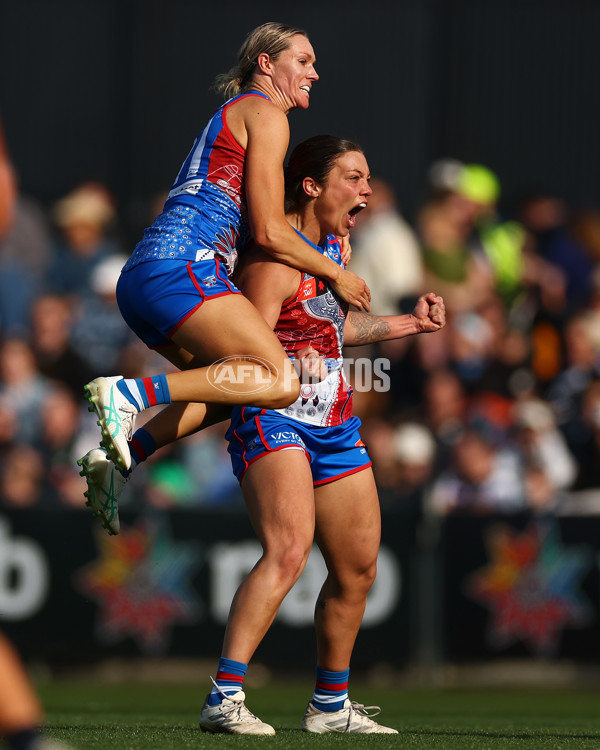 AFLW 2025 Round 04 - Carlton v Western Bulldogs - A-62269004