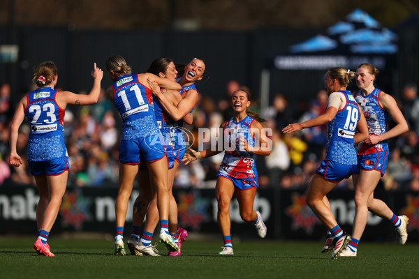 AFLW 2025 Round 04 - Carlton v Western Bulldogs - A-62269006