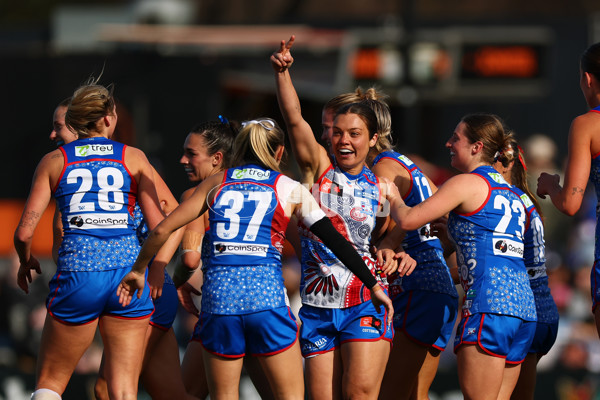 AFLW 2025 Round 04 - Carlton v Western Bulldogs - A-62269008